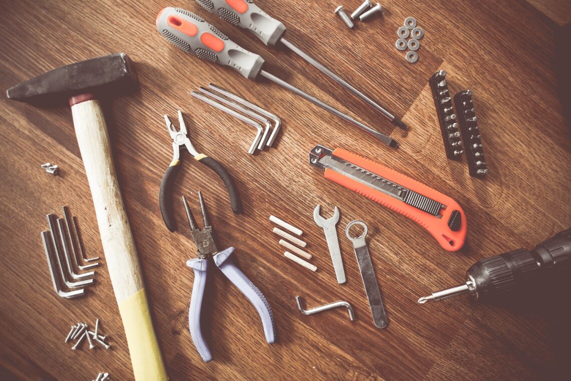 bricoler maison outils indispensables